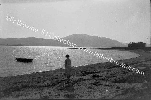 ON STRAND AT GREENCASTLE LOOKING TOWARDS FREE STATE